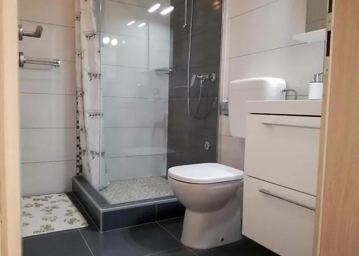 Dalmatino 3 Vis Apartment