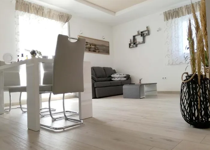 Dalmatino 3 Vis * Rukavac (Vis)